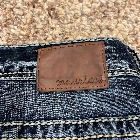 EUC! Maurices Jeans. SZ 3/4 Short - Picture 8 of 9